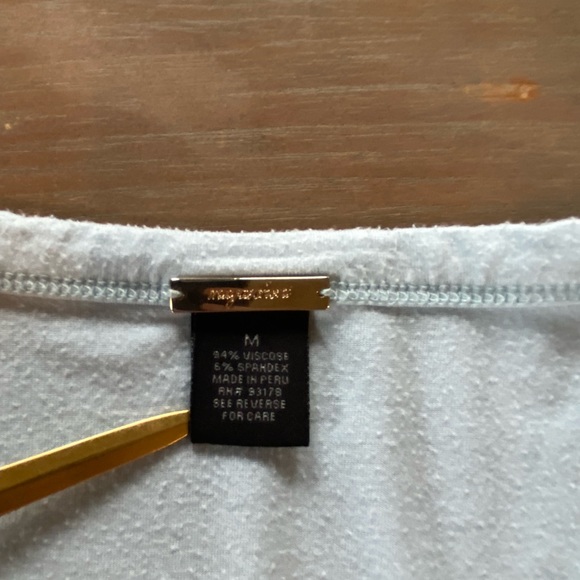 Magaschoni T-Shirt Women's Medium Light Blue Stretch Knit Top Deep V Neck - Picture 3 of 8